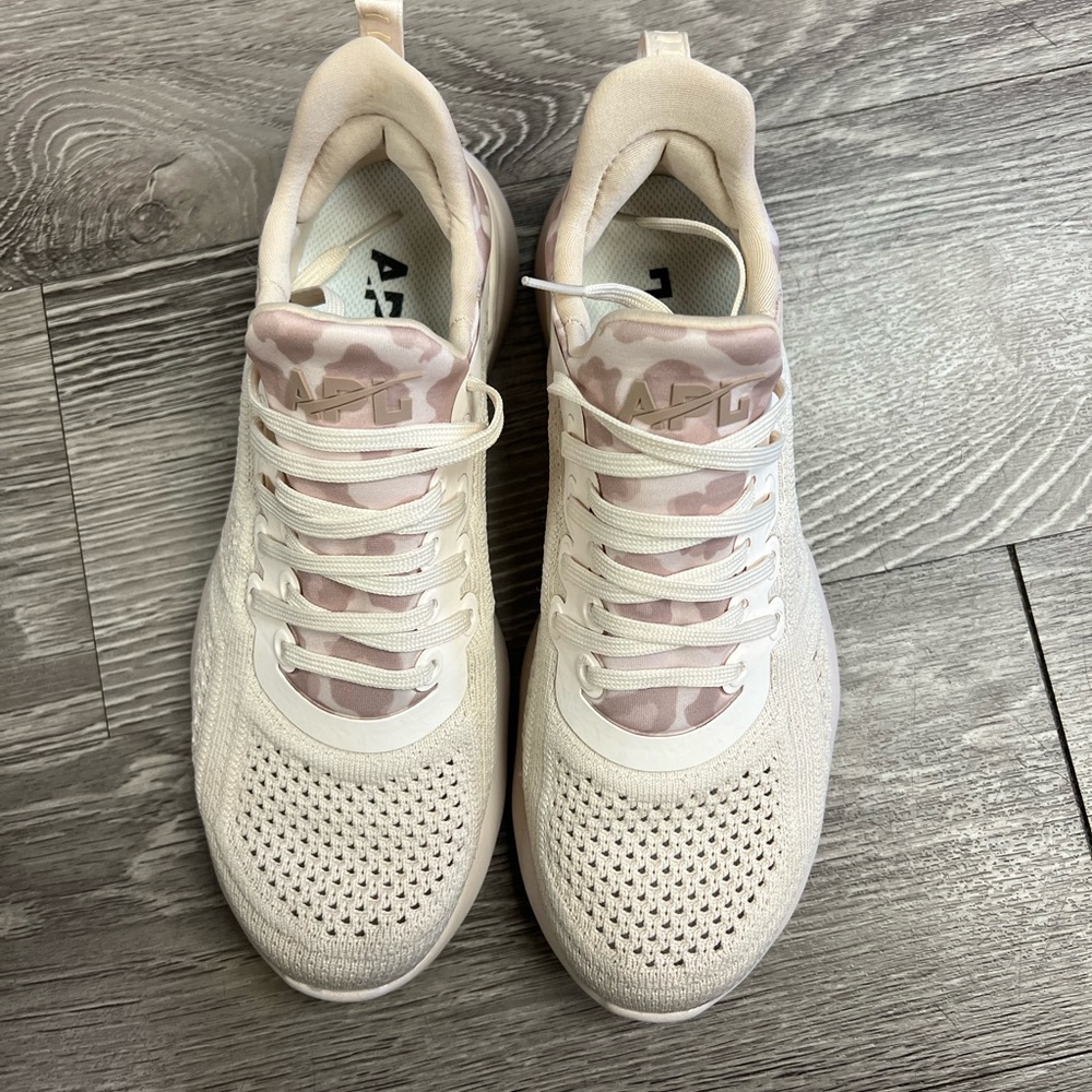 APL women’s 6.5 sneakers